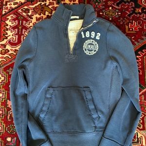Men’s Abercrombie & Fitch pull over sweatshirt
